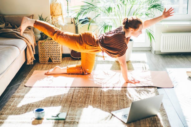 How to Naturally Strengthen Your Core at Home
