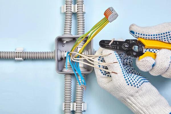 The Future of Wiring and Electrical Services in Smart Homes