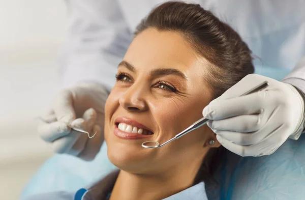 Expert Dentist Dallas for Teeth Whitening and Implants