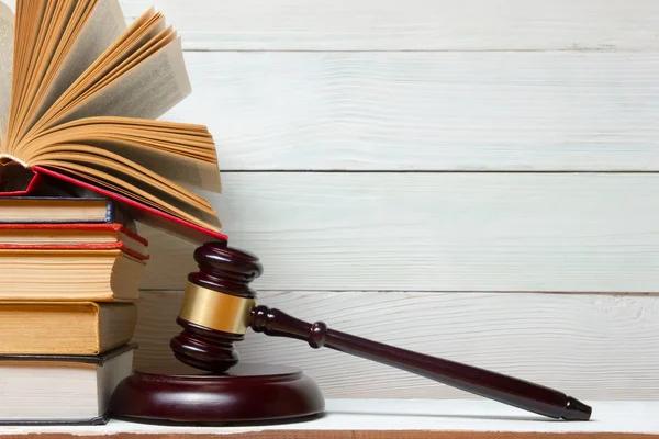 Employer Guidelines for Managing Poor Employee Performance Fairly